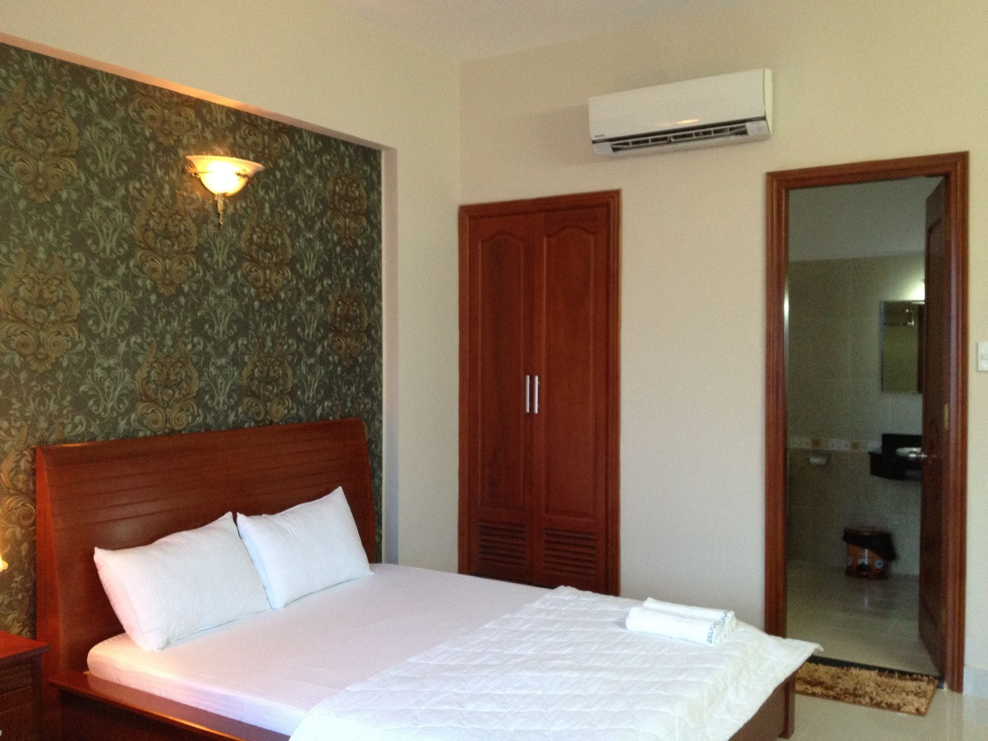 Queen Garden Hotel & Apartment Вунг Тау Екстериор снимка